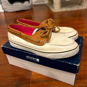 Women Sperry shoes. Bahama style. Size: 7.5
